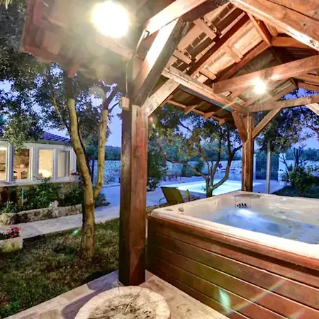 Luxury Robinson With Pool & Jacuzzi * Ždrelac
