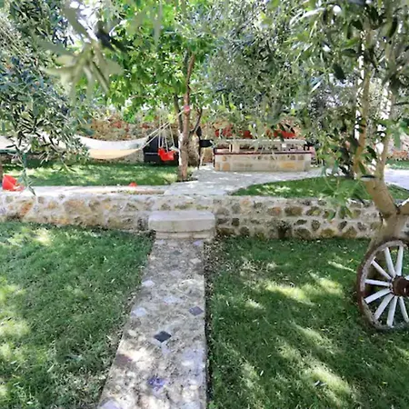 فيلة Luxury Robinson With Pool & Jacuzzi Ždrelac