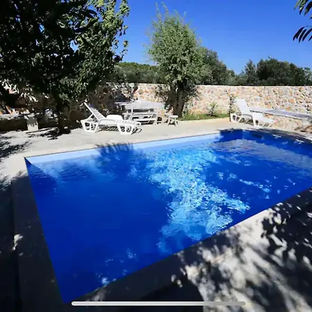 فيلة Luxury Robinson With Pool & Jacuzzi Ždrelac